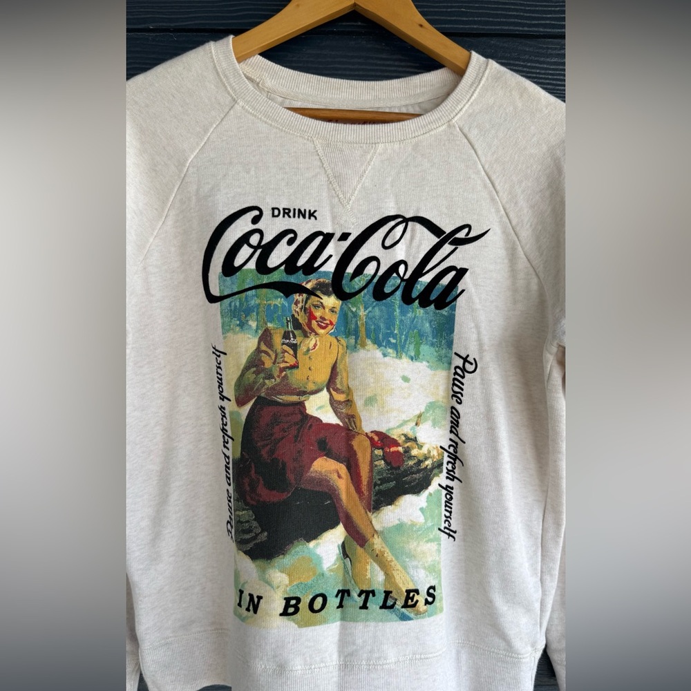 Lucky Brand Coca-Cola Sweatshirt M Limited Edition Retro Pin-Up Graphic Crewneck - Picture 2 of 9